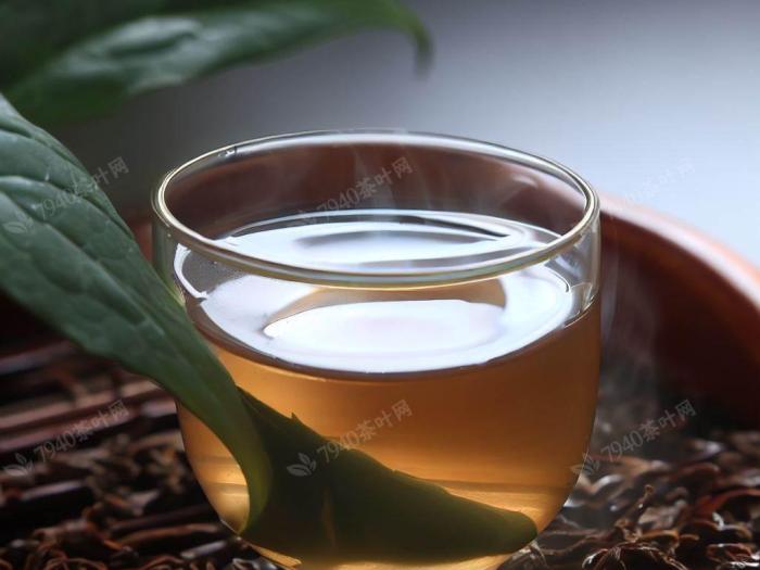 炒制成卷茶叶是什么茶香的